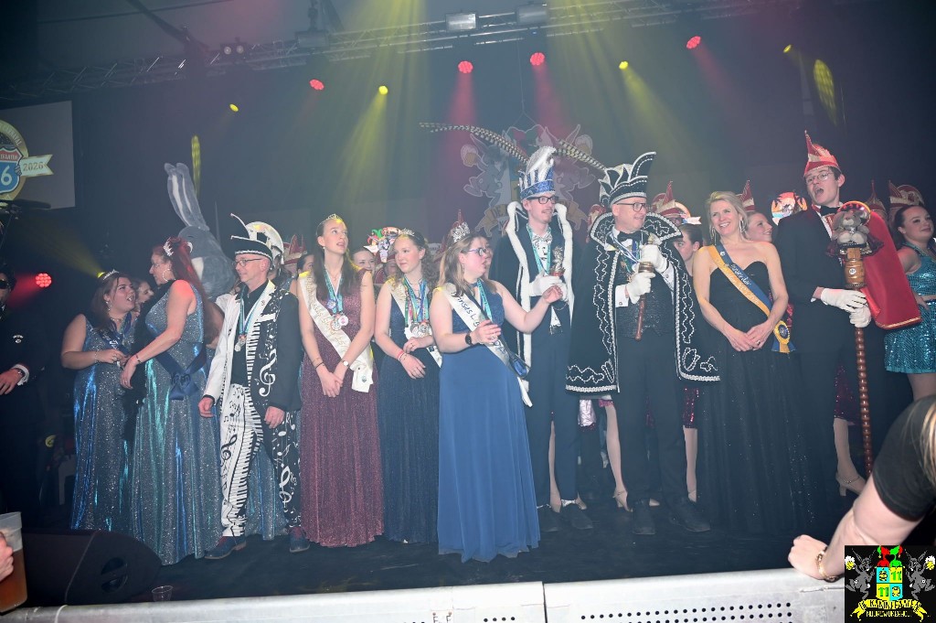 ../Images/Opwarmbal 2026 200.jpg